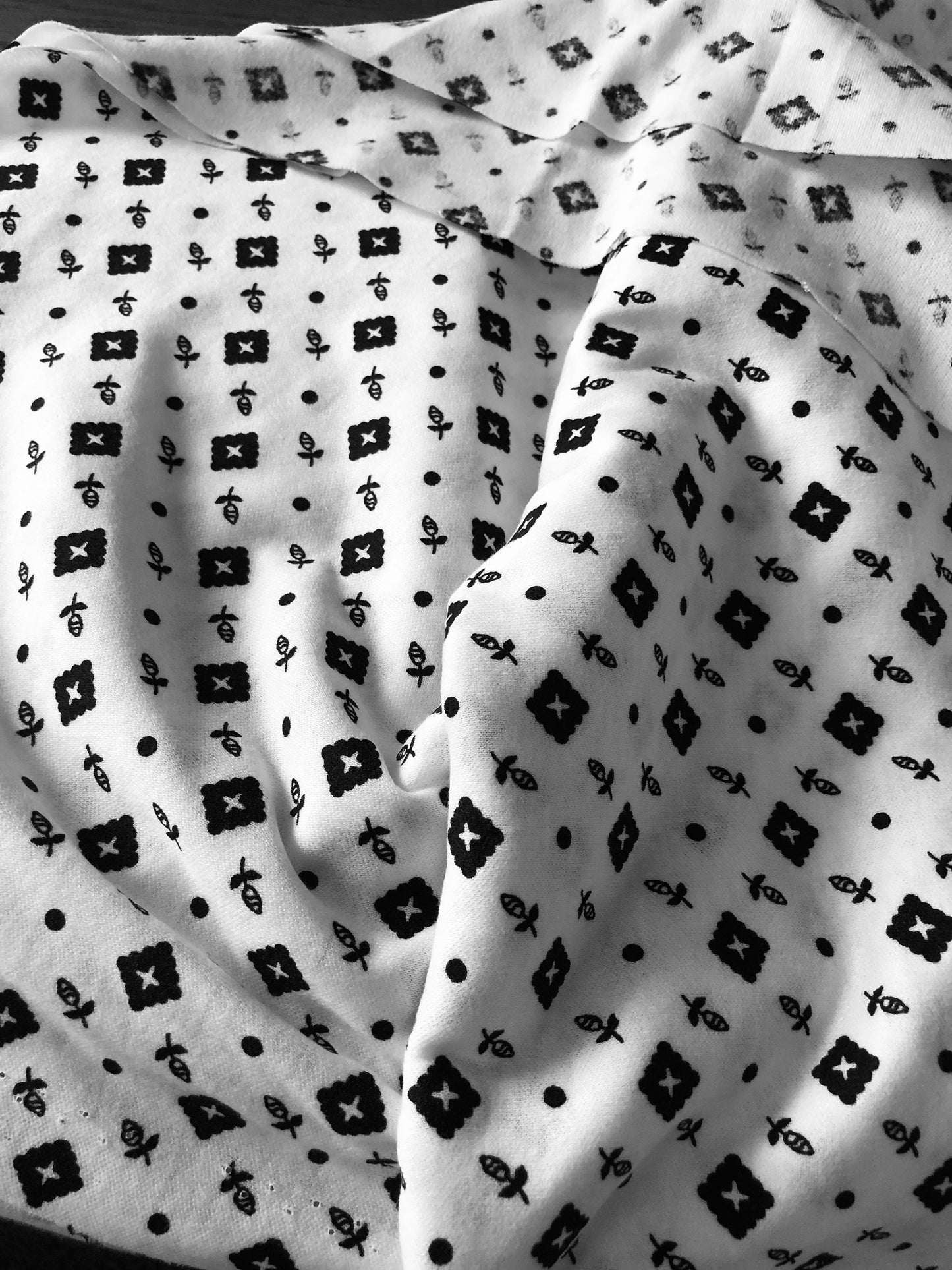 WIDE WIDTH White Knit Fabric, Black and White knit, Fabric by the Half Yard, apparel fabric, Sewing, crafting, 60in