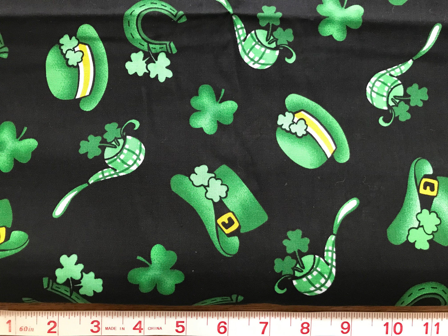 Leprechaun Hat St Patrick's Day Fabric 100% Cotton, quilting fabric, Sewing, crafting, four leaf clover, St Patty's fabric, Irish, Pipe