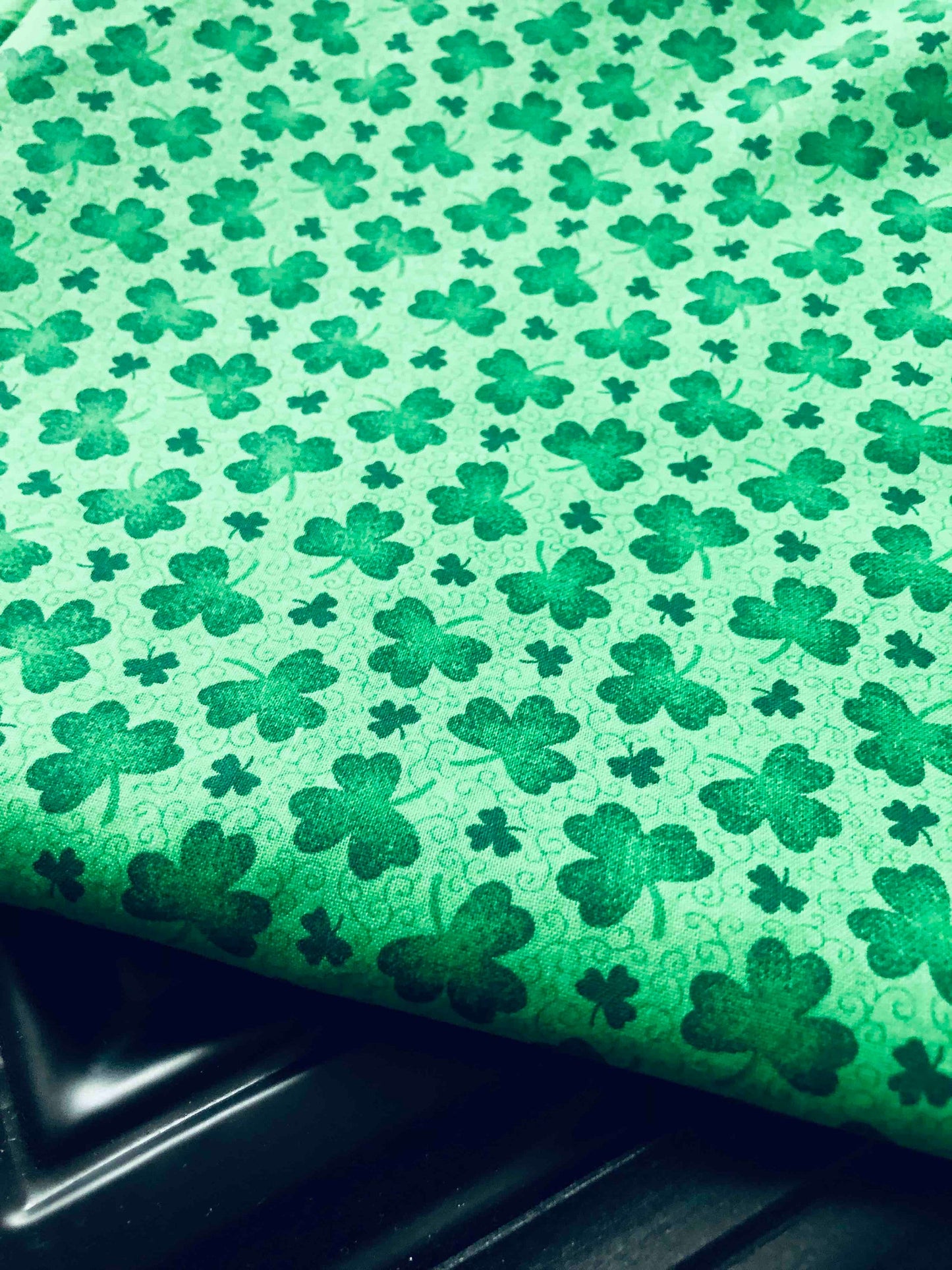 St Patrick's Day Green Shamrock Fabric 100% Cotton, quilting fabric, Sewing, crafting, four leaf clover, St Patty&#39;s fabric